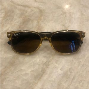 Tan wayfarer ray bans